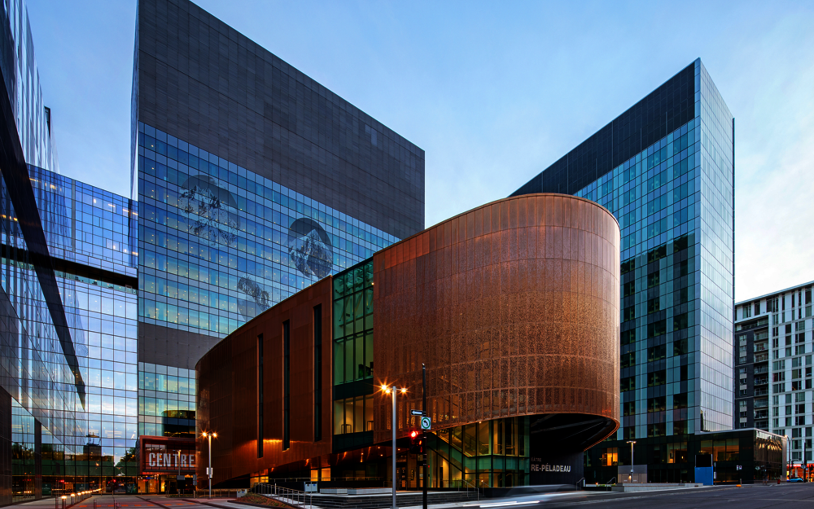 Dernière phase du nouveau complexe hospitalier du CHUM et amphithéâtre Pierre-Péladeau