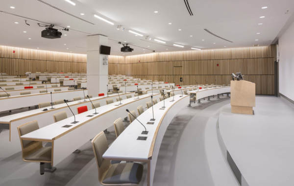 Aménagement de l’auditorium de l’Institut de recherche du CUSM