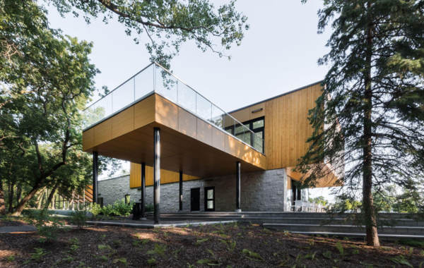 Pavillon d’accueil à énergie nette-zéro