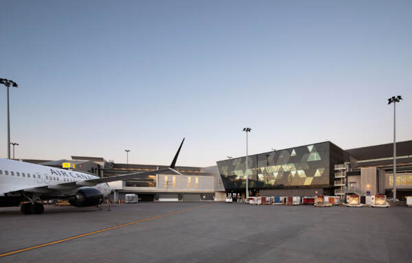 Centre de correspondance pour les passagers en transit à l’aéroport Montréal-Trudeau