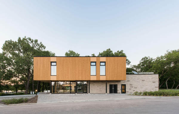 Pavillon d’accueil à énergie nette-zéro