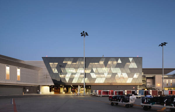 Centre de correspondance pour les passagers en transit à l’aéroport Montréal-Trudeau